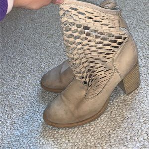Fishnet boots